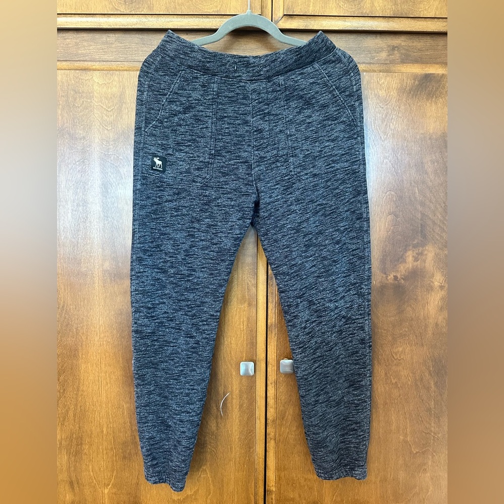 Abercrombie Kids Boys Active Sweatpants 
Very good shape
Size 15/16